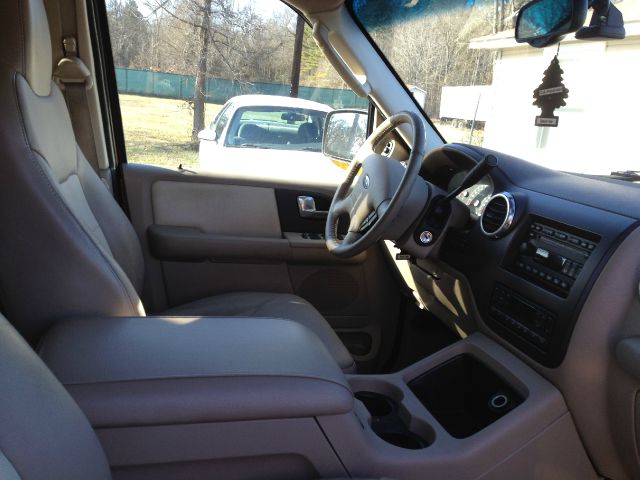 Ford Expedition 2dr HB Man Spec SUV