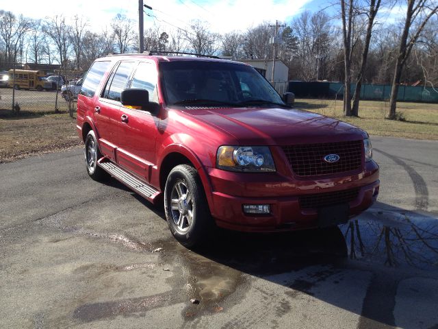 Ford Expedition 2004 photo 2
