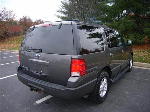 Ford Expedition 2004 photo 2