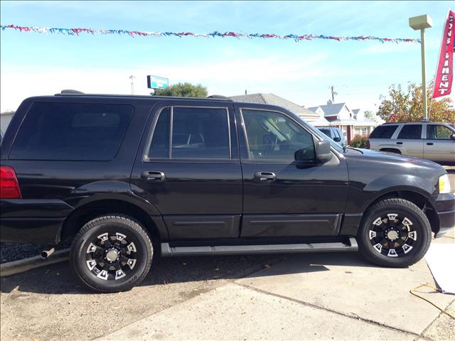 Ford Expedition 2004 photo 1