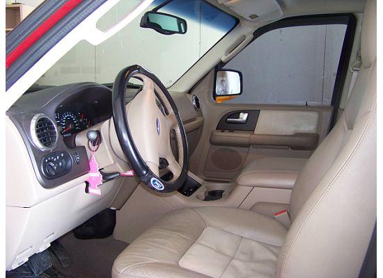 Ford Expedition 2004 photo 2