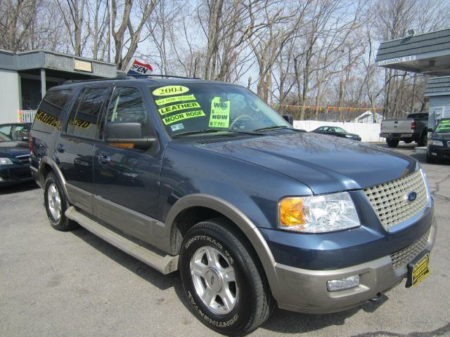 Ford Expedition 2004 photo 2
