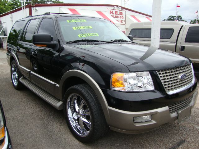 Ford Expedition 2004 photo 0