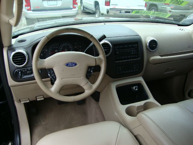 Ford Expedition 2004 photo 3