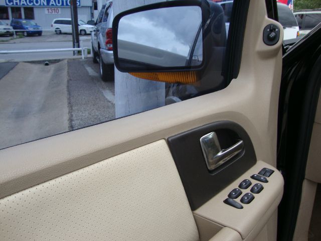 Ford Expedition 2004 photo 4