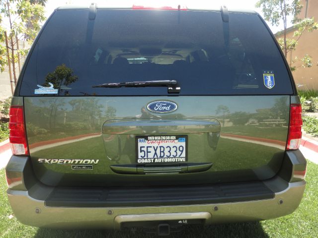 Ford Expedition 2004 photo 3