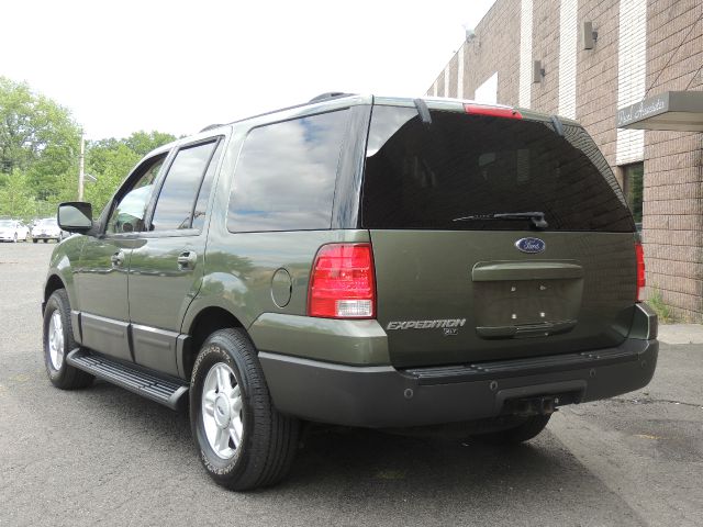 Ford Expedition 2004 photo 1