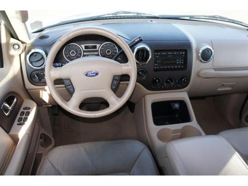 Ford Expedition 2005 photo 1