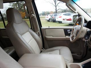 Ford Expedition 2005 photo 2