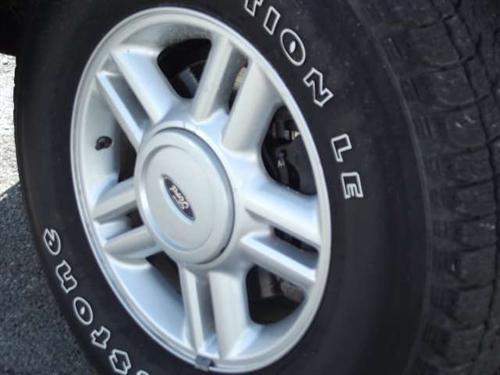 Ford Expedition 2005 photo 2