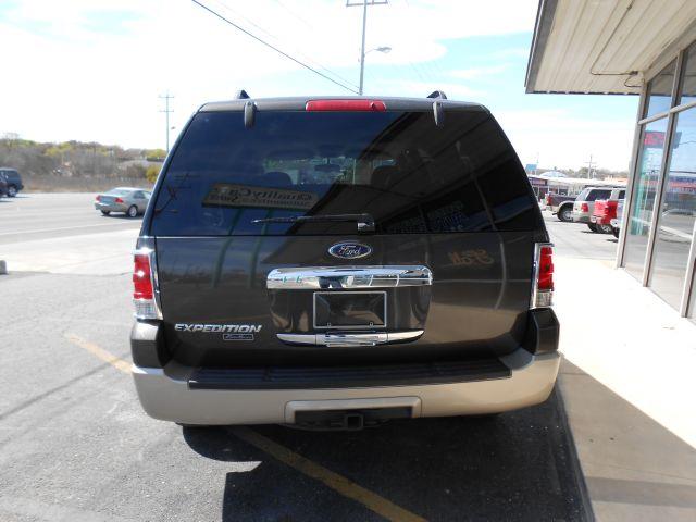 Ford Expedition 2005 photo 1