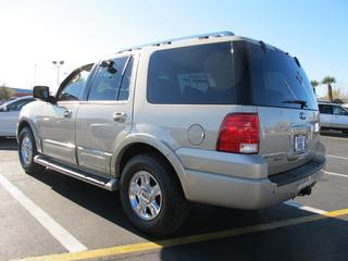 Ford Expedition 2005 photo 2