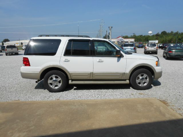 Ford Expedition 2005 photo 2