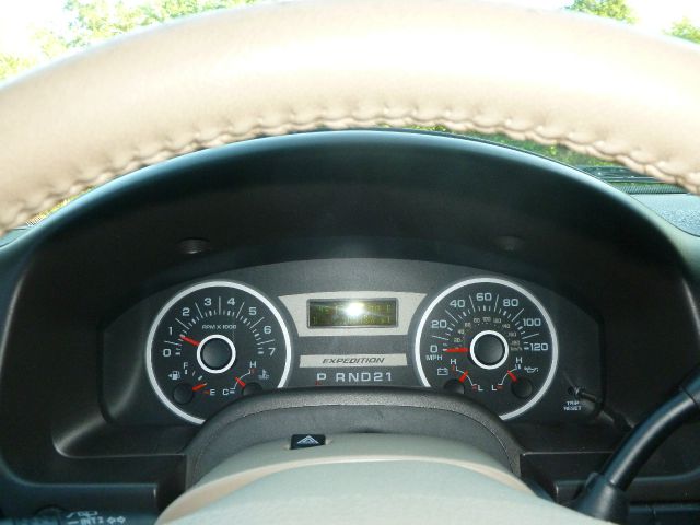 Ford Expedition 2005 photo 1