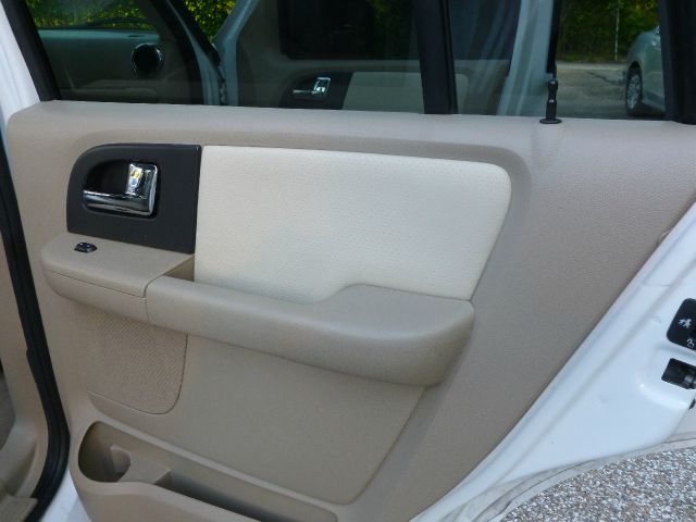 Ford Expedition 2005 photo 11