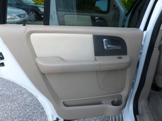 Ford Expedition 2005 photo 12