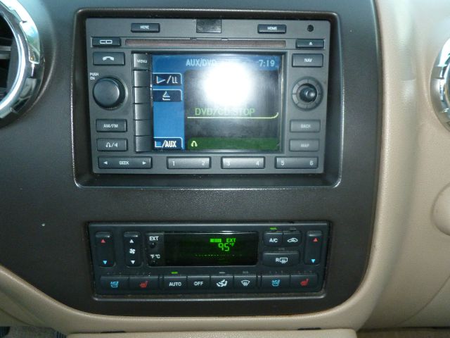 Ford Expedition 2005 photo 16