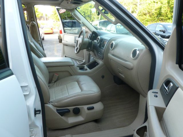 Ford Expedition 2005 photo 25