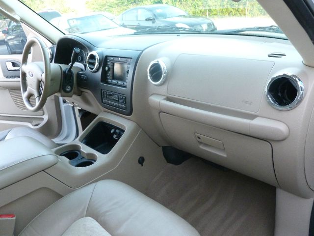 Ford Expedition 2005 photo 26