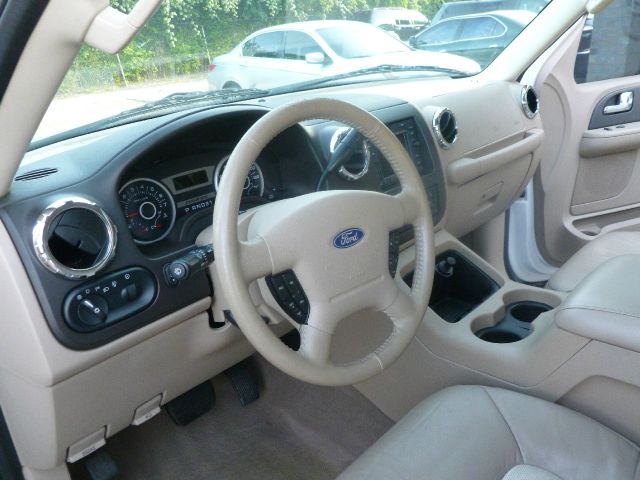 Ford Expedition 2005 photo 30