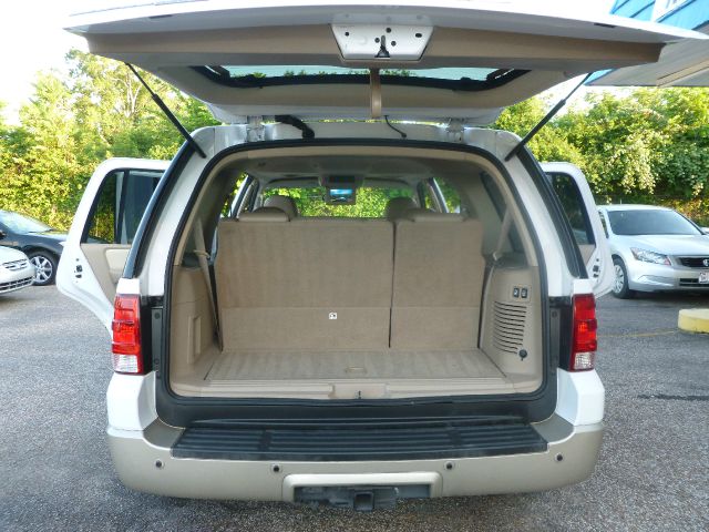 Ford Expedition 2005 photo 35
