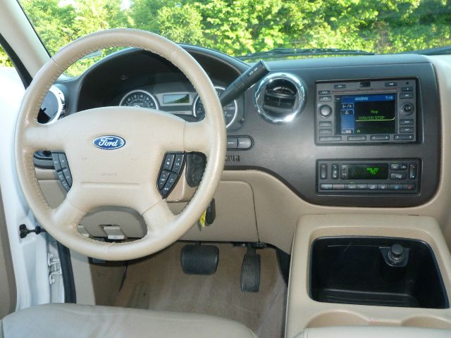 Ford Expedition 2005 photo 36