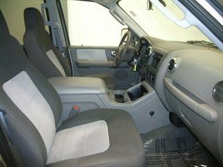 Ford Expedition 2005 photo 2