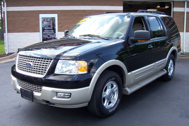 Ford Expedition 2005 photo 2