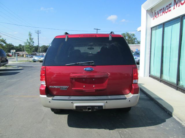 Ford Expedition Ram 1500 2-WD SUV
