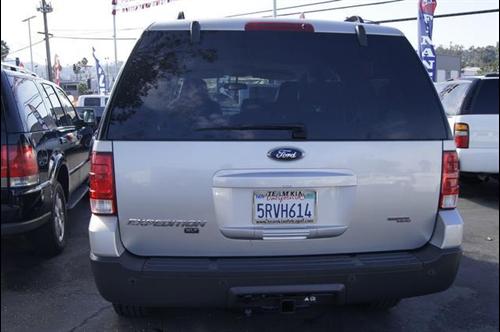 Ford Expedition 2005 photo 2