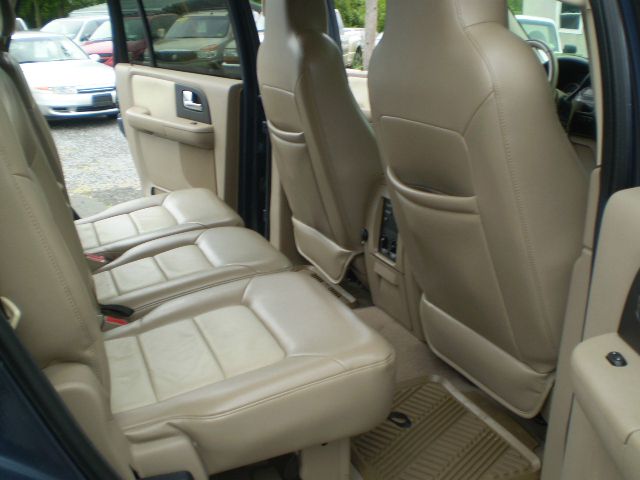 Ford Expedition 2005 photo 2