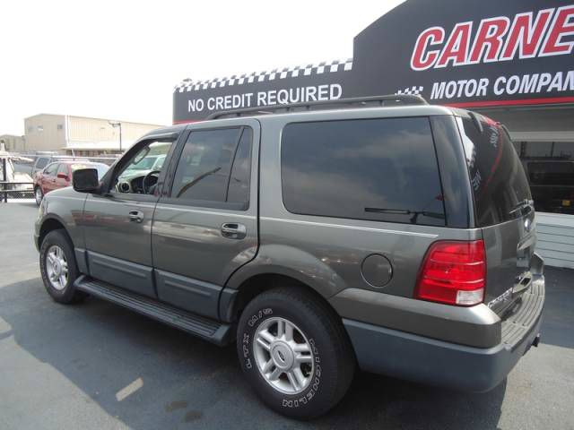 Ford Expedition 2005 photo 2