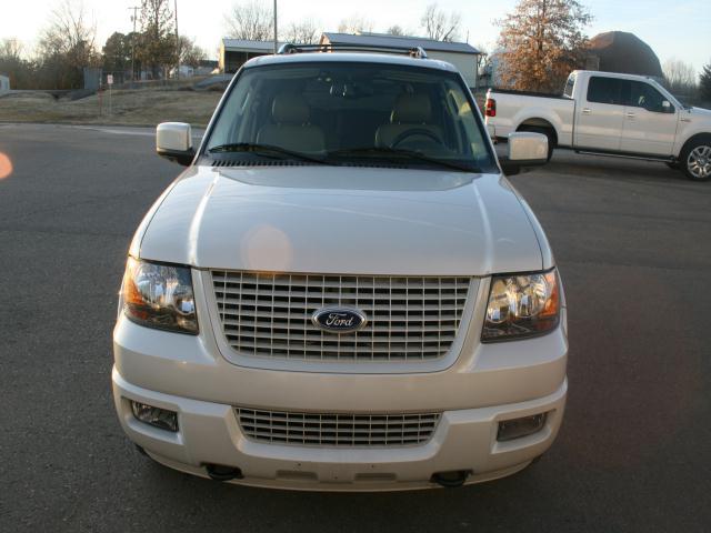 Ford Expedition 2005 photo 2