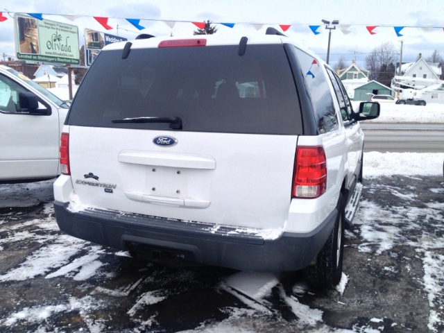 Ford Expedition 2005 photo 2