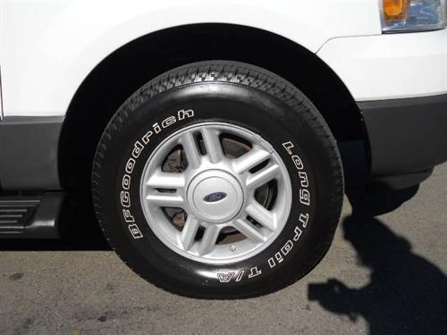 Ford Expedition 2005 photo 2