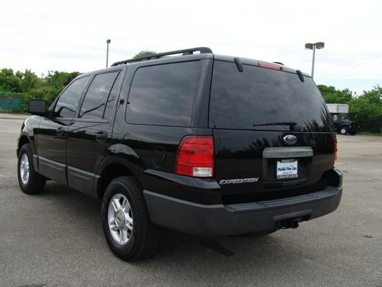 Ford Expedition 2005 photo 2