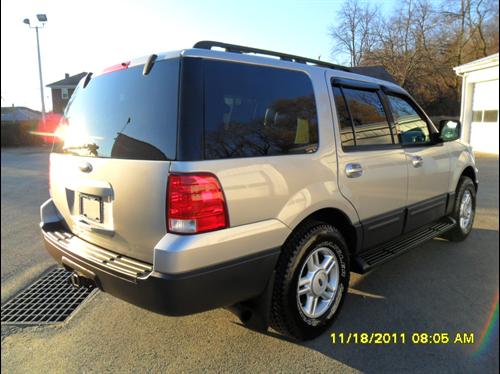 Ford Expedition 2005 photo 2