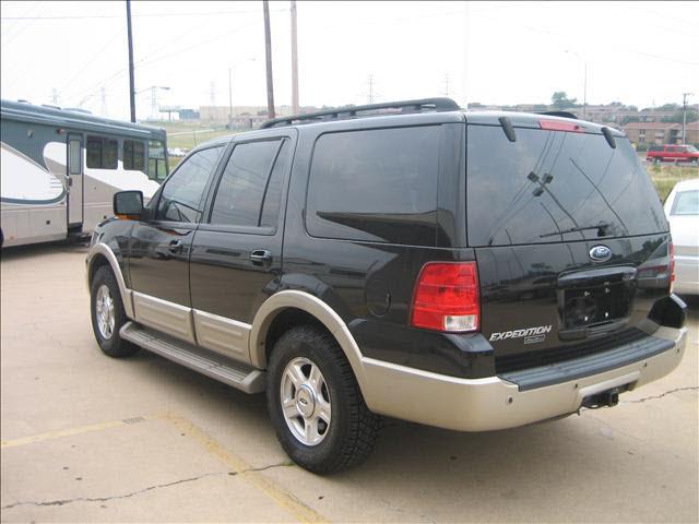 Ford Expedition 2005 photo 2