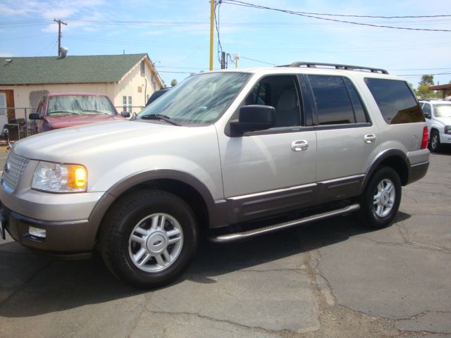 Ford Expedition 4dr Sdn 2.4L FWD SUV