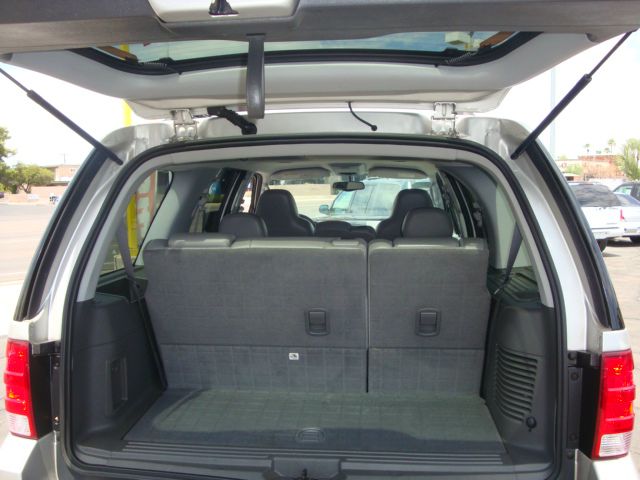 Ford Expedition 2005 photo 2