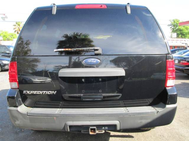 Ford Expedition 2005 photo 1