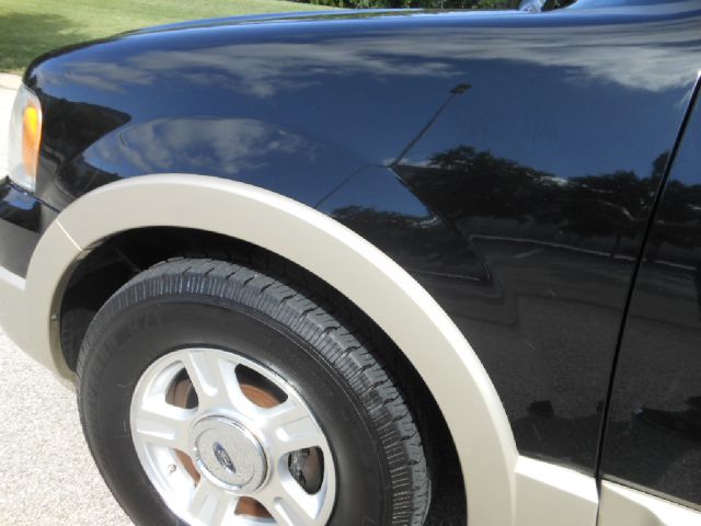 Ford Expedition 2005 photo 11