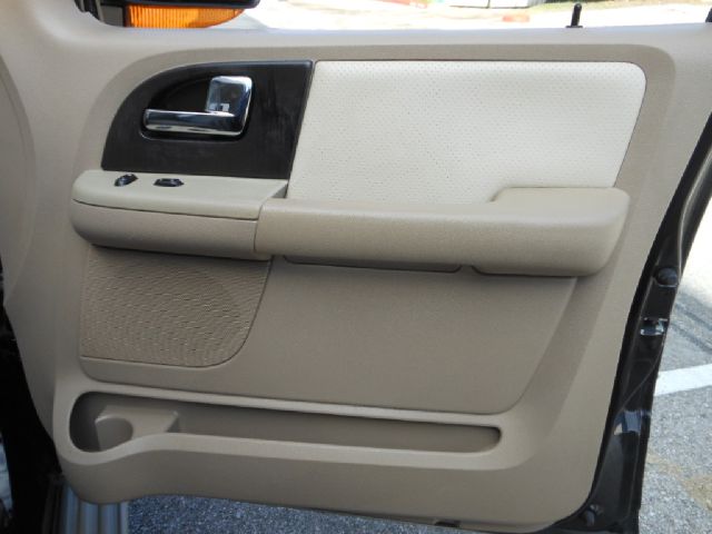 Ford Expedition 2005 photo 14