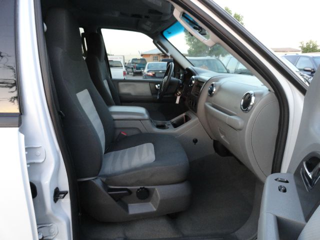 Ford Expedition 2005 photo 17