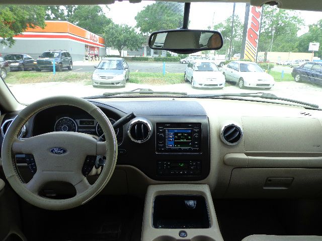 Ford Expedition 2005 photo 20