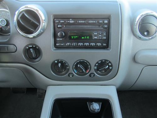 Ford Expedition 2005 photo 2