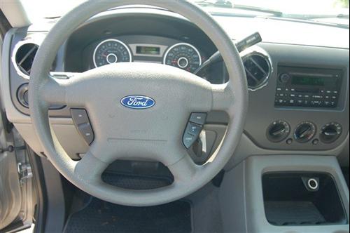 Ford Expedition 2005 photo 1