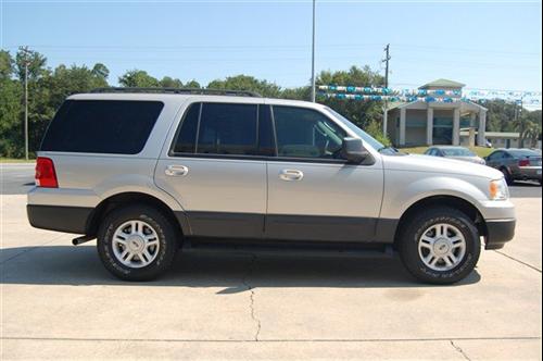 Ford Expedition 2005 photo 2