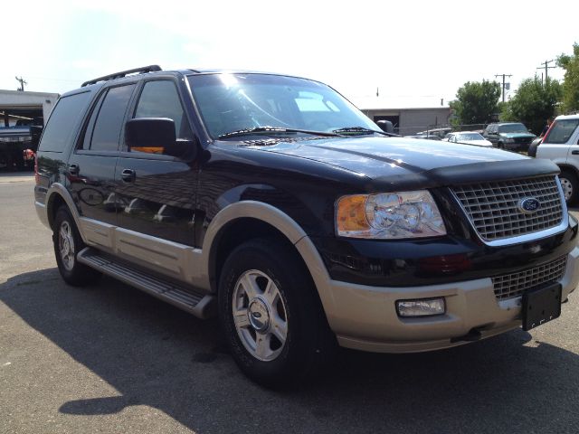 Ford Expedition E320 - Extra Sharp SUV