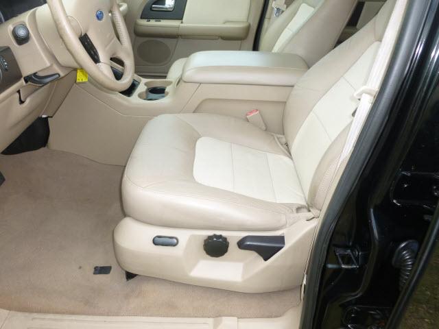 Ford Expedition 2005 photo 4
